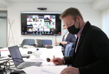 sourander leder mötet