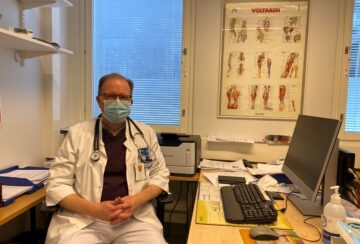 Jeff vid skrivbordet