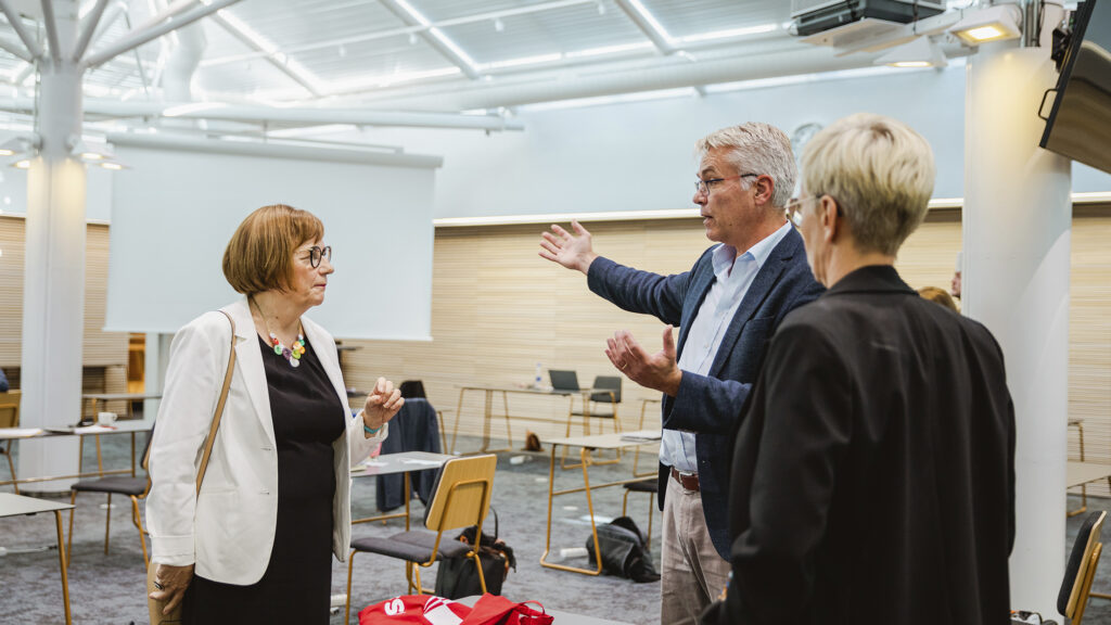 gun, saramo och inger