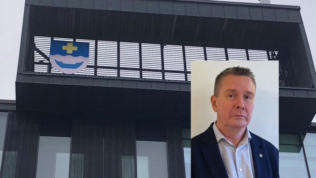 Kyrkslätt kommunhus samt micke kopio