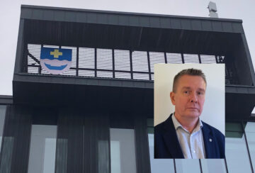 Kyrkslätt kommunhus samt micke kopio